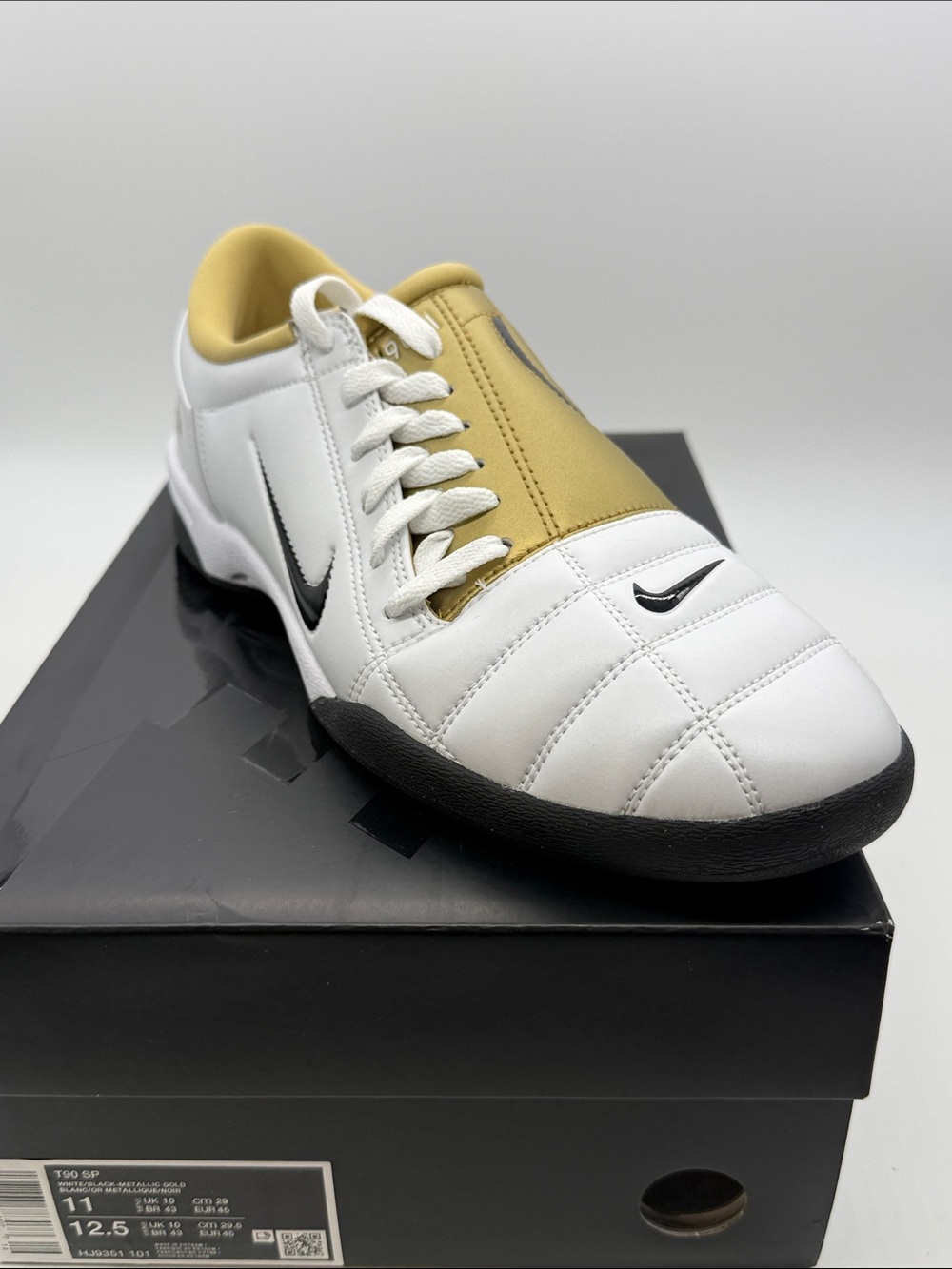 Nike Men’s White, Gold & Black Low-Profile Soccer-Inspired Sneaker